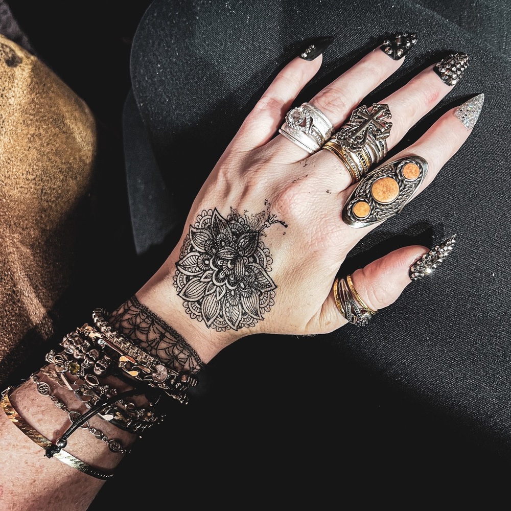 Meet your Posher, Pam - Picture 6 of 6